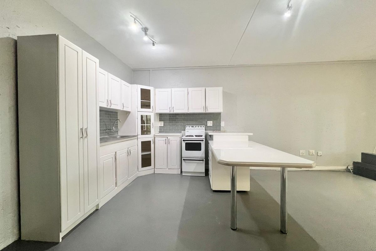 One-Bedroom Lock-Up-and-Go Garden Apartment in Prime Morningside - Photo 5