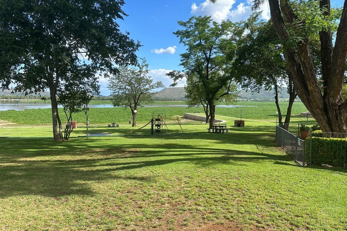 Apartment For Sale with Furniture in  Montego Bay, Kosmos, Hartbeespoort, North West - Photo 3