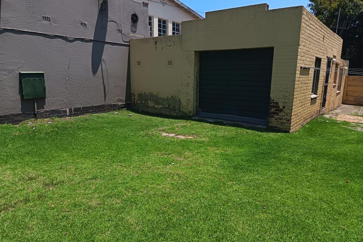 House  For Sale in Roodepoort Price Reduced - Photo 4