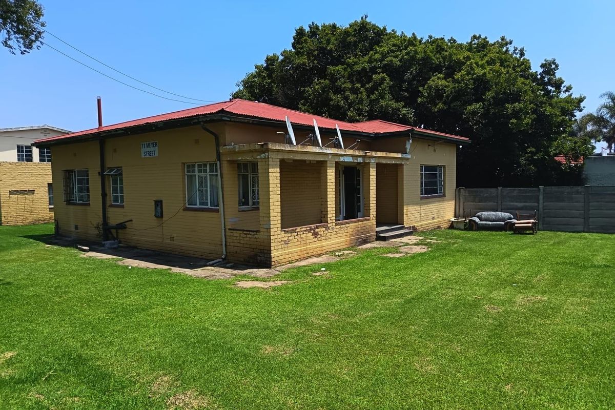 House  For Sale in Roodepoort Price Reduced - Photo 3