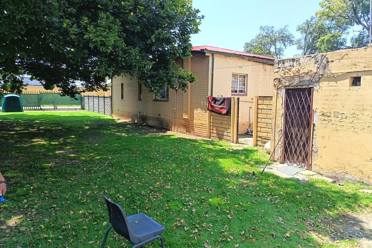House  For Sale in Roodepoort Price Reduced - Photo 5