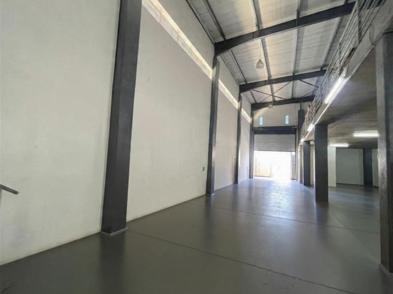 Relatively NEW Industrial Property, in a Business Park To Rent in Ormonde, Johannesburg - Photo 7