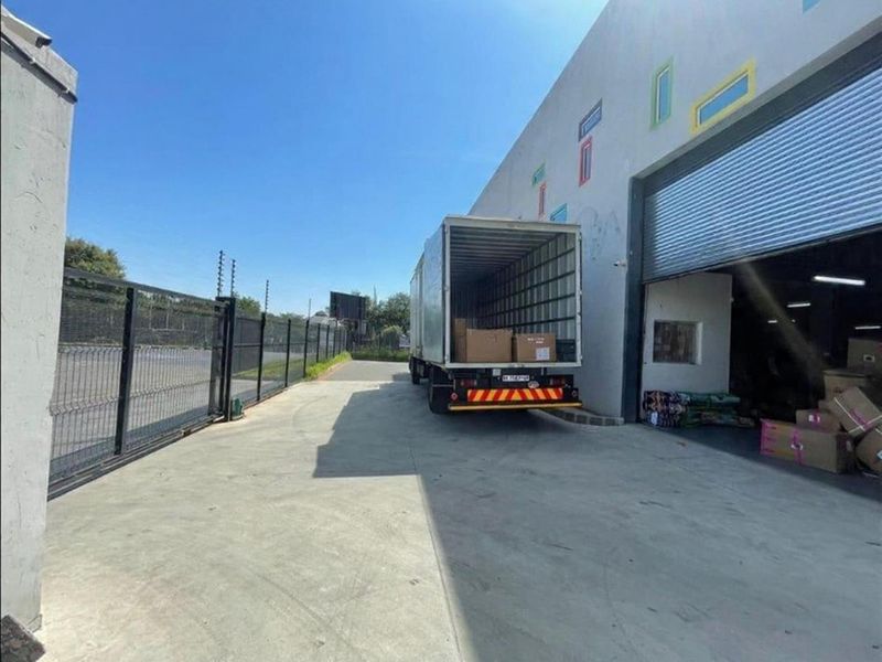 Relatively NEW Industrial Property, in a Business Park To Rent in Ormonde, Johannesburg - Photo 2