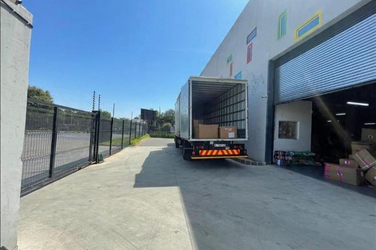 Relatively NEW Industrial Property, in a Business Park To Rent in Ormonde, Johannesburg - Photo 2