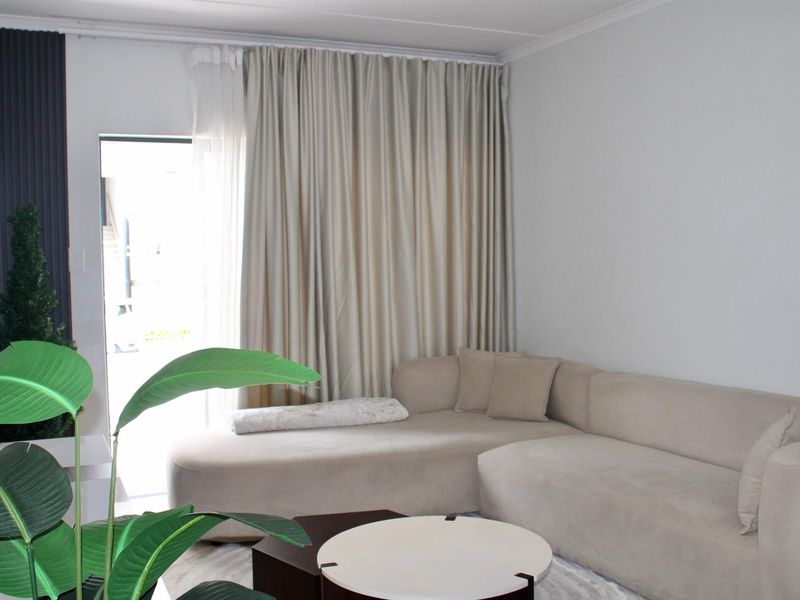 Modern 3 Bedroom Duplex With 2.5 Bathrooms - Photo 8