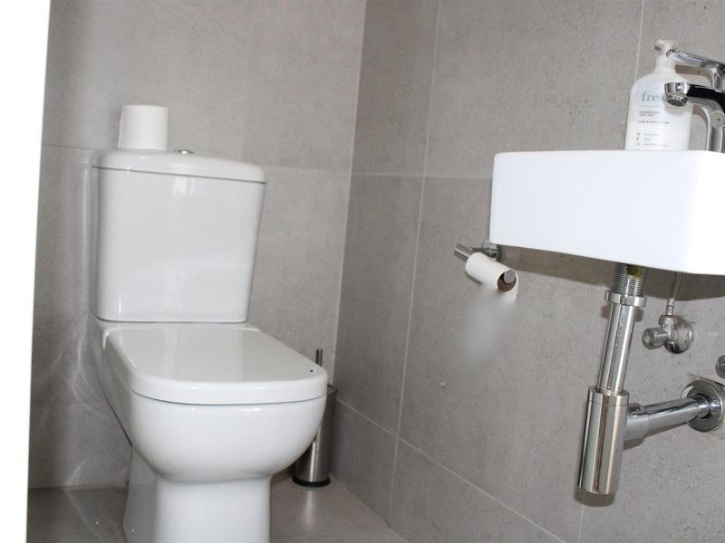 Modern 3 Bedroom Duplex With 2.5 Bathrooms - Photo 9