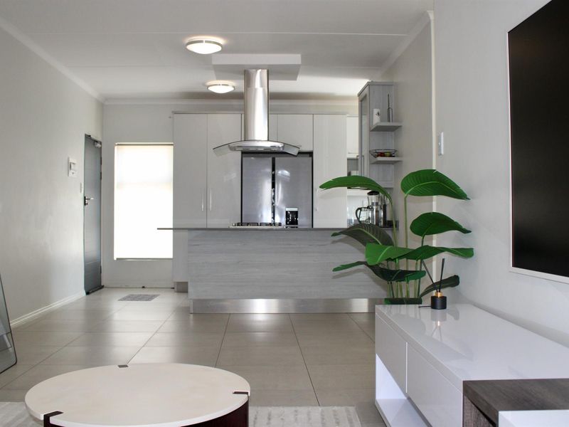 3-Bedroom Duplex with Bank Rate Incentive - Photo 1