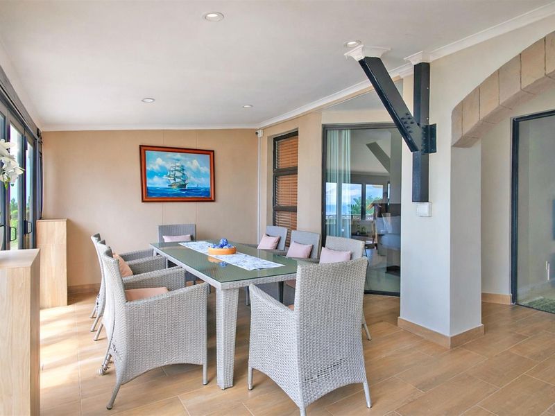 For Sale! Stunning Furnished 4-Bedroom Beachfront Apartment - Bali Hai, Westbrook - Photo 9