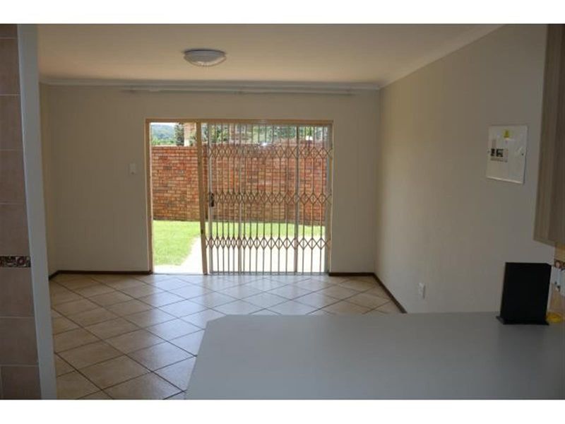 3 Bed, 2 Bath House for Sale - Kyalami - Photo 6