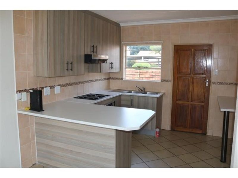 3 Bed, 2 Bath House for Sale - Kyalami - Photo 2