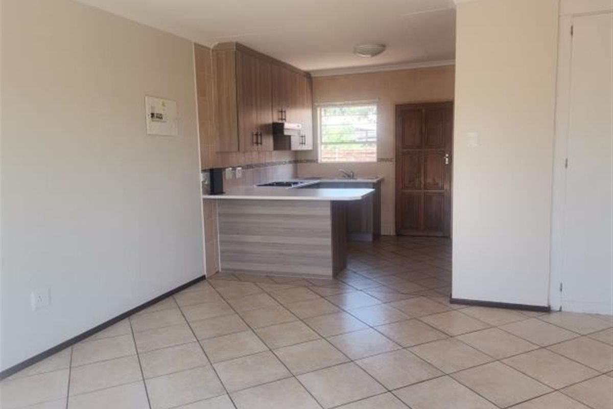 3 Bed, 2 Bath House for Sale - Kyalami - Photo 5