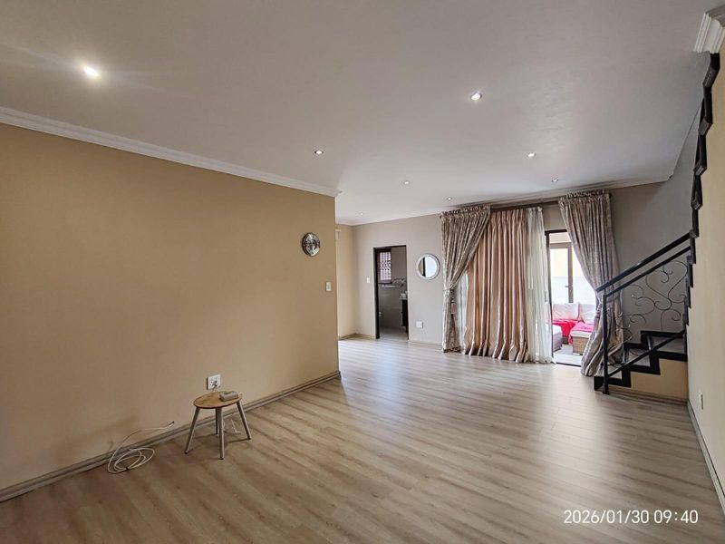 3 Bedroom Family Home in Summerset, Midrand - Photo 7
