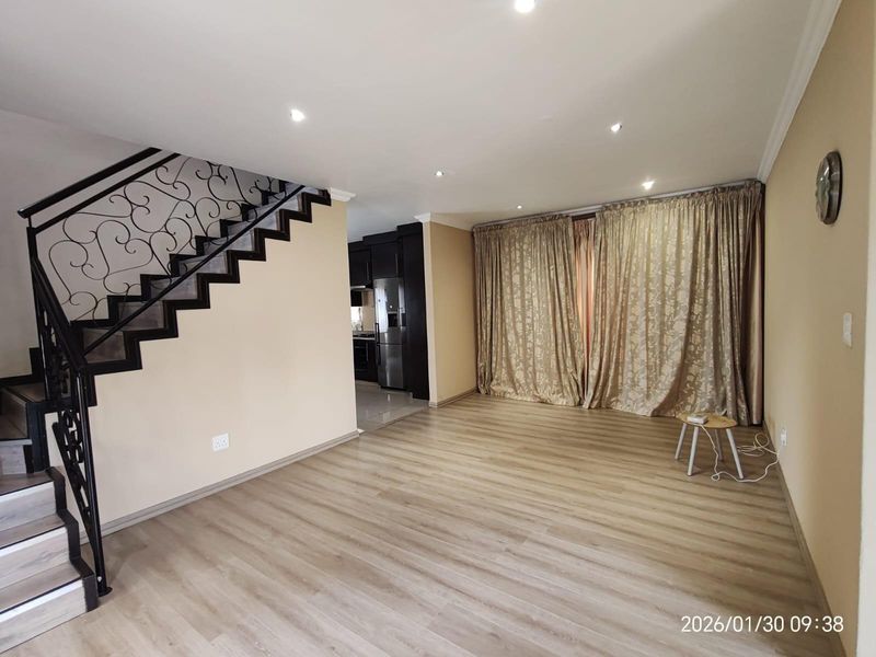 3 Bedroom Family Home in Summerset, Midrand - Photo 8