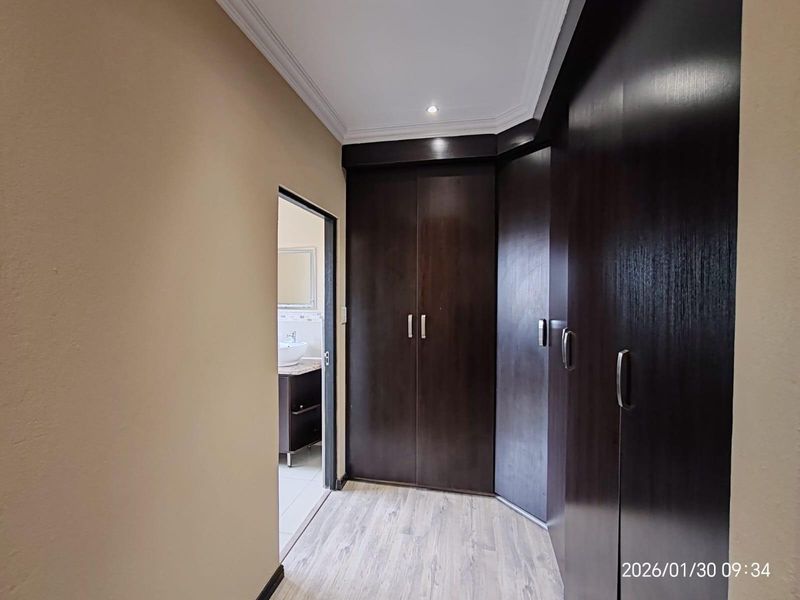 3 Bedroom Family Home in Summerset, Midrand - Photo 10