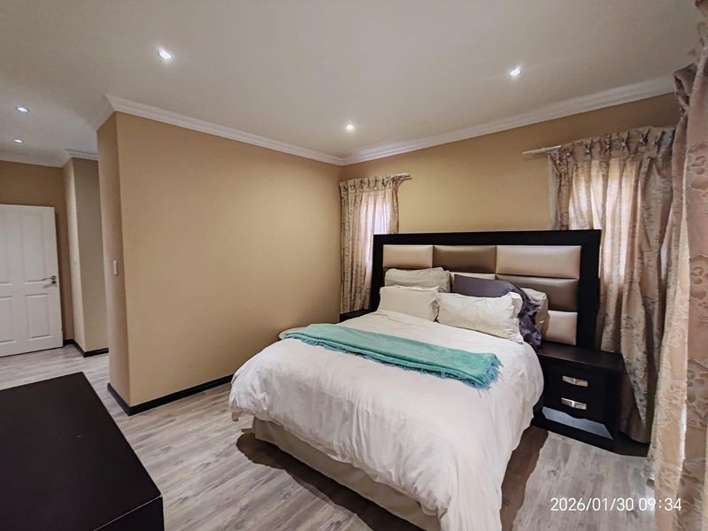 3 Bedroom Family Home in Summerset, Midrand - Photo 9