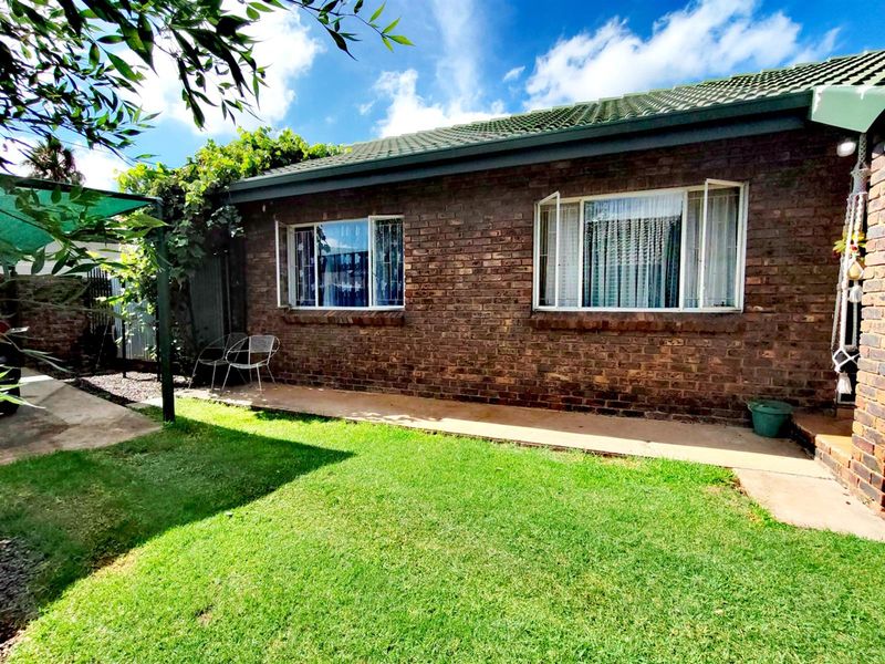 House For Sale in Middelburg South, Middelburg - Photo 4