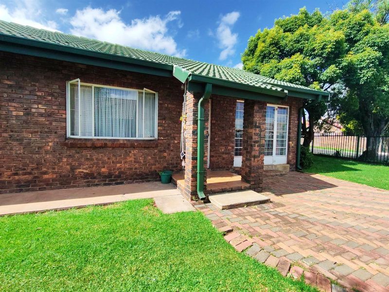 House For Sale in Middelburg South, Middelburg - Photo 3