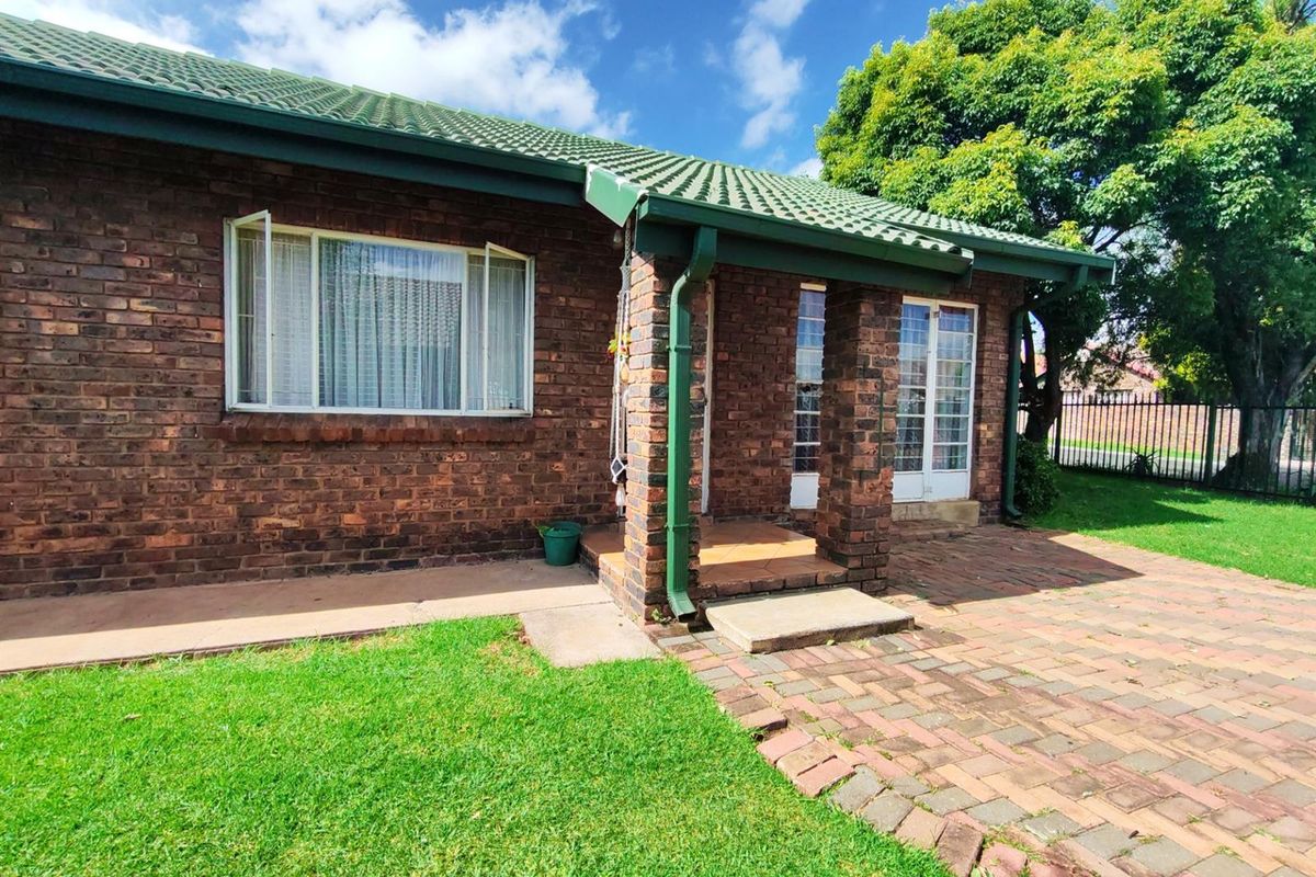 House For Sale in Middelburg South, Middelburg - Photo 3