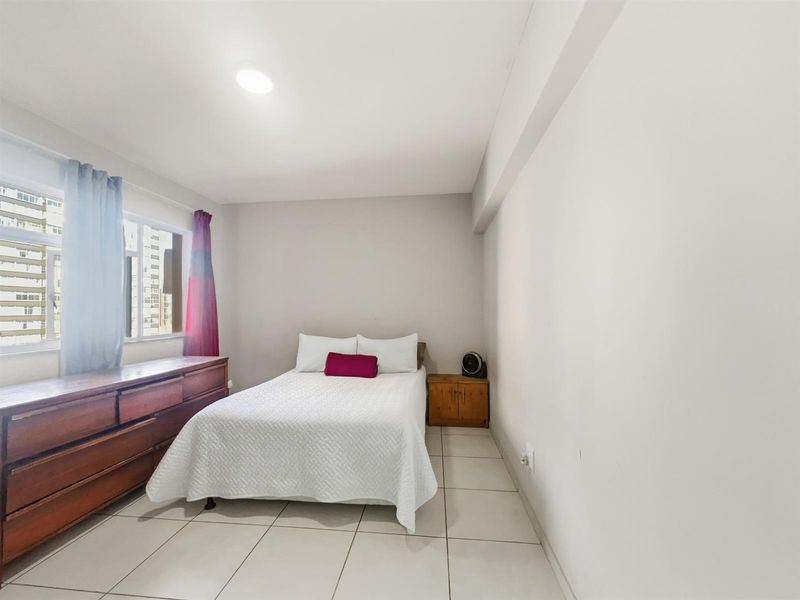 Neat as a Pin! 3 Bedroom Apartment For Sale in South Beach, Durban, KwaZulu-Natal - Photo 10