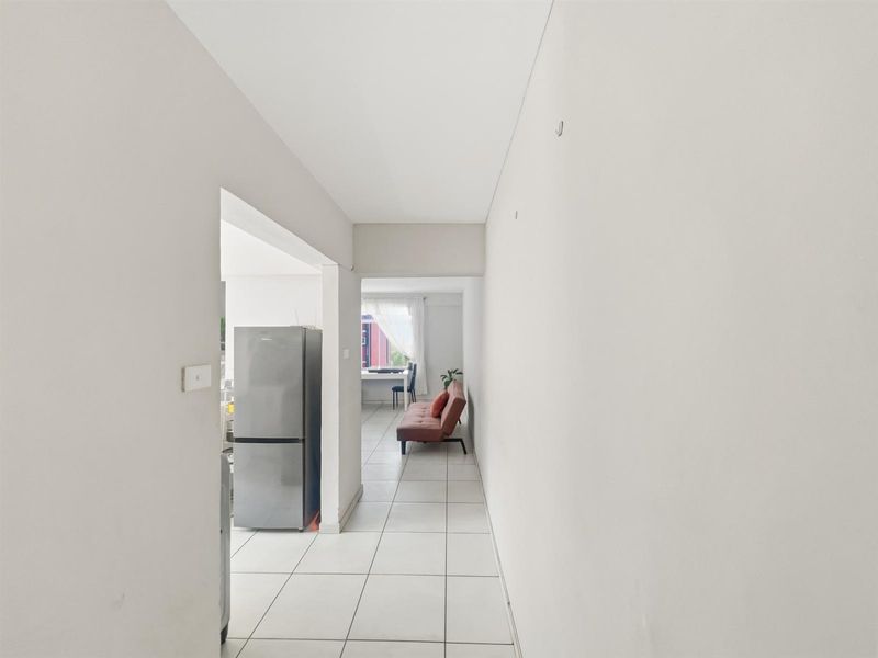 Neat as a Pin! 3 Bedroom Apartment For Sale in South Beach, Durban, KwaZulu-Natal - Photo 7