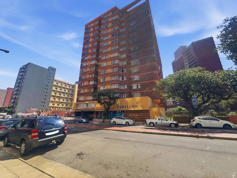 Neat as a Pin! 3 Bedroom Apartment For Sale in South Beach, Durban, KwaZulu-Natal - Photo 1