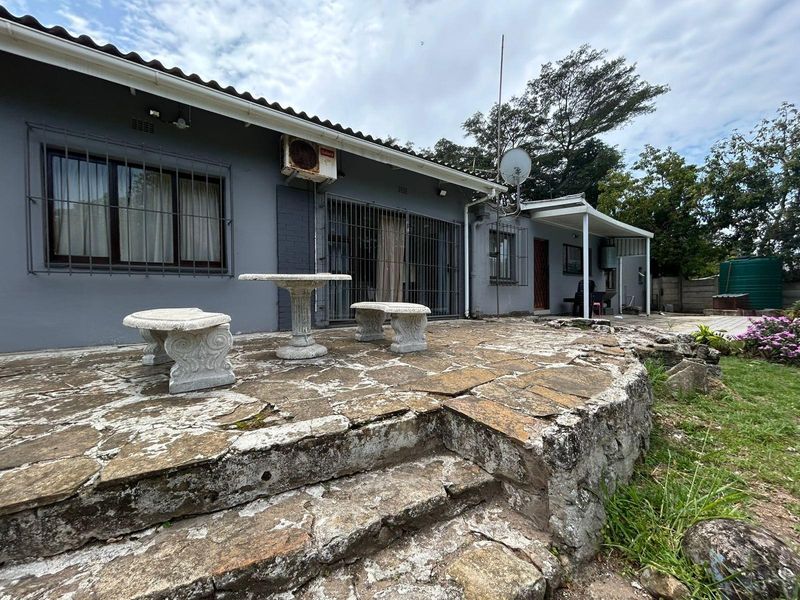 3 Bedroom House To Rent in Uvongo, KwaZulu Natal - Photo 4