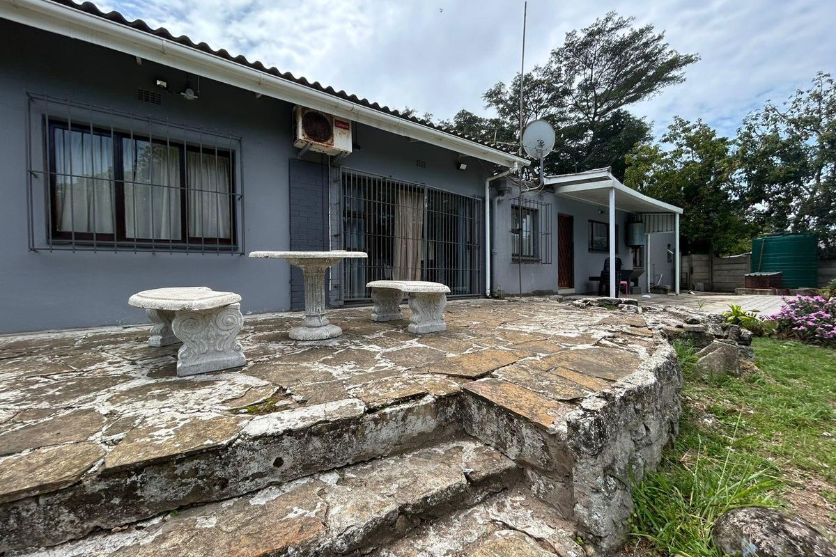 3 Bedroom House To Rent in Uvongo, KwaZulu Natal - Photo 4