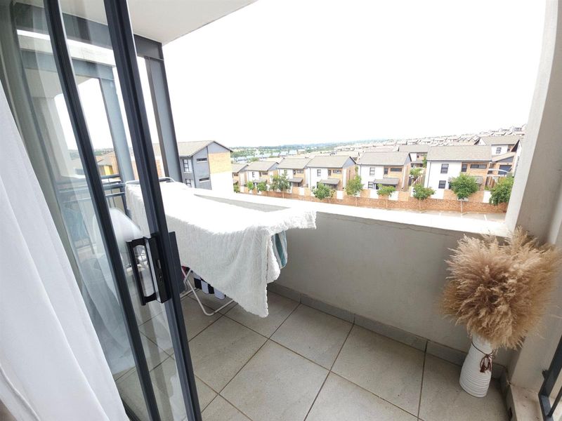 Easy Estate Lifestyle - Popular and in a great Location - Photo 6