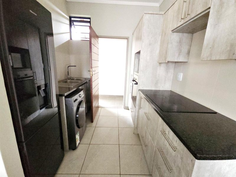 Easy Estate Lifestyle - Popular and in a great Location - Photo 2