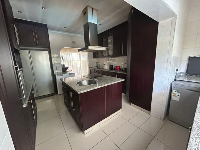 House For Sale in Uvongo, KwaZulu Natal - Photo 10