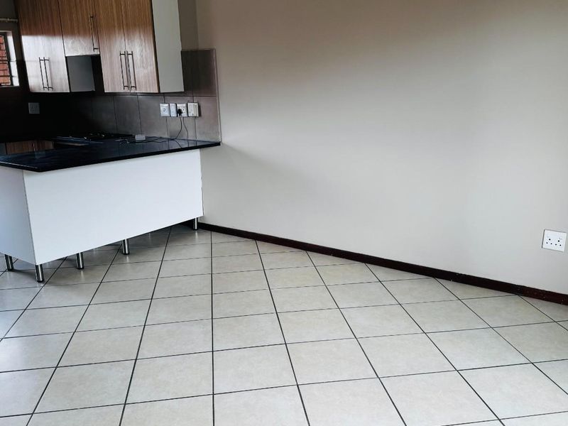 2 Bed,1 bath apartment for sale in Sagewood - Photo 9