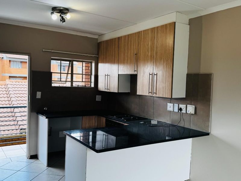 2 Bed,1 bath apartment for sale in Sagewood - Photo 5