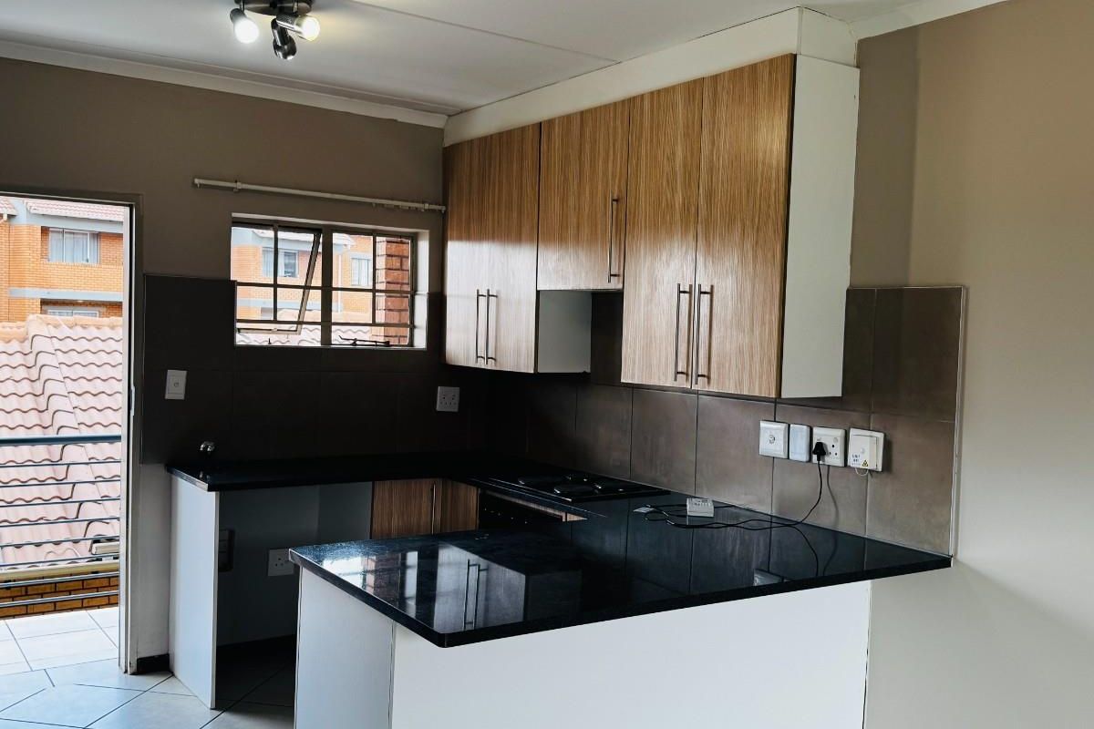 2 Bed,1 bath apartment for sale in Sagewood - Photo 5