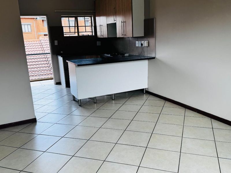 2 Bed,1 bath apartment for sale in Sagewood - Photo 8