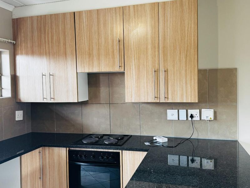 2 Bed,1 bath apartment for sale in Sagewood - Photo 3