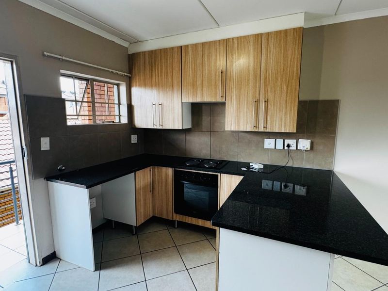 2 Bed,1 bath apartment for sale in Sagewood - Photo 4