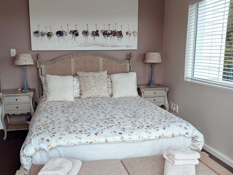 FULLY FURNISHED 2 BED 1 BATH IN OAKLANDS AT THE KNOLL FOR SALE - Photo 10