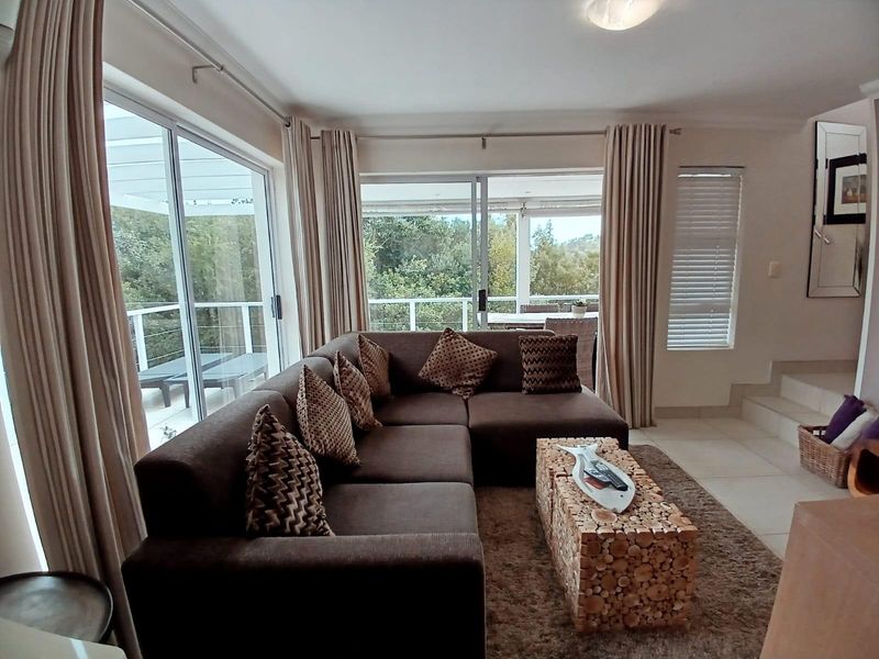 FULLY FURNISHED 2 BED 1 BATH IN OAKLANDS AT THE KNOLL FOR SALE - Photo 2