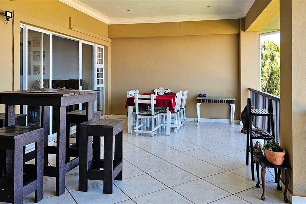 Apartment For Sale in Ramsgate, Margate, KwaZulu Natal - Photo 2