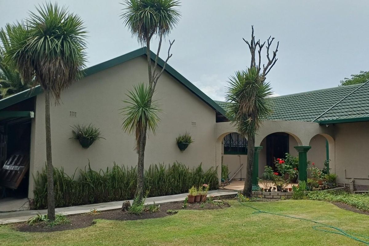 House For Sale in Secunda - Photo 2