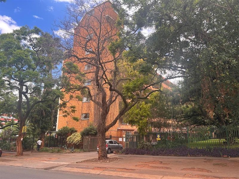 Apartment For Sale in Muckleneuk, Pretoria - Photo 2