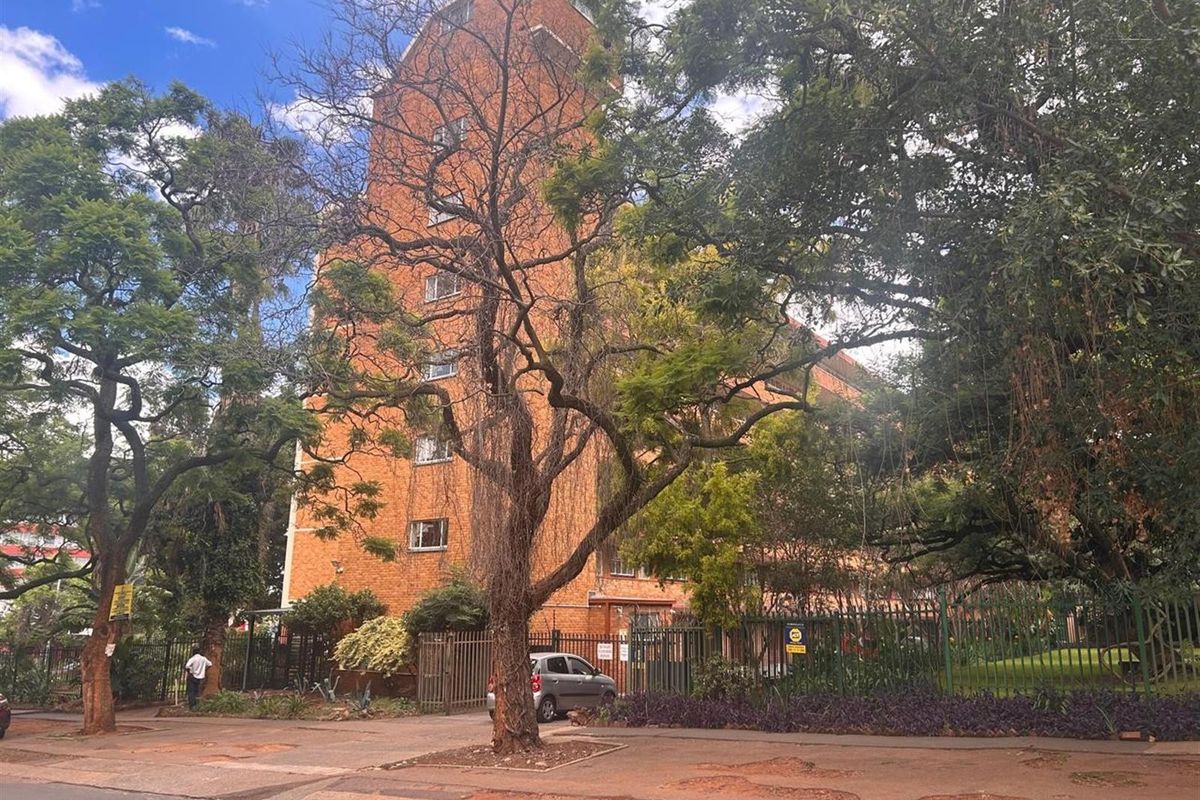 Apartment For Sale in Muckleneuk, Pretoria - Photo 2