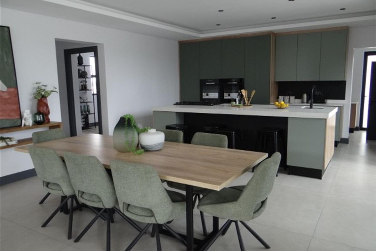 4 Bedroom House For Sale in Midstream Heights, Midstream Estate, Centurion - Photo 5