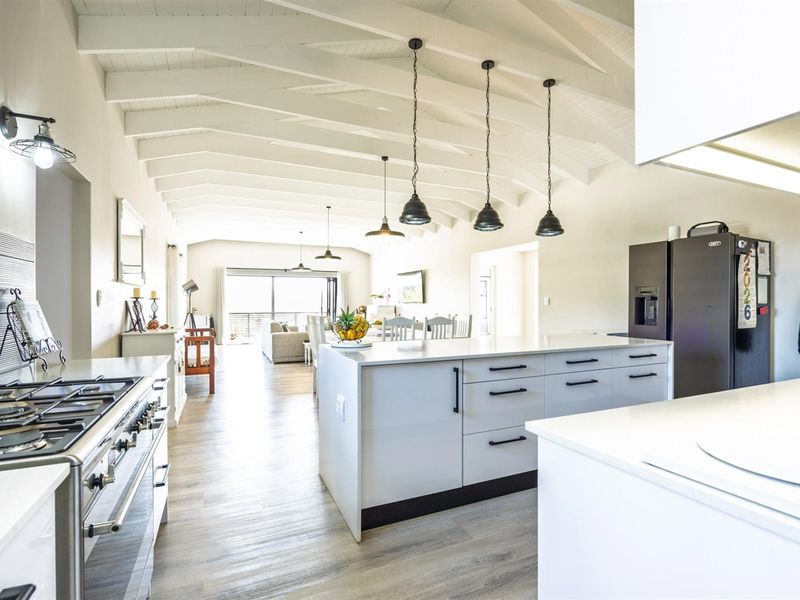 Modern three bedroom house in beautiful Langebaan Country Estate - Photo 9