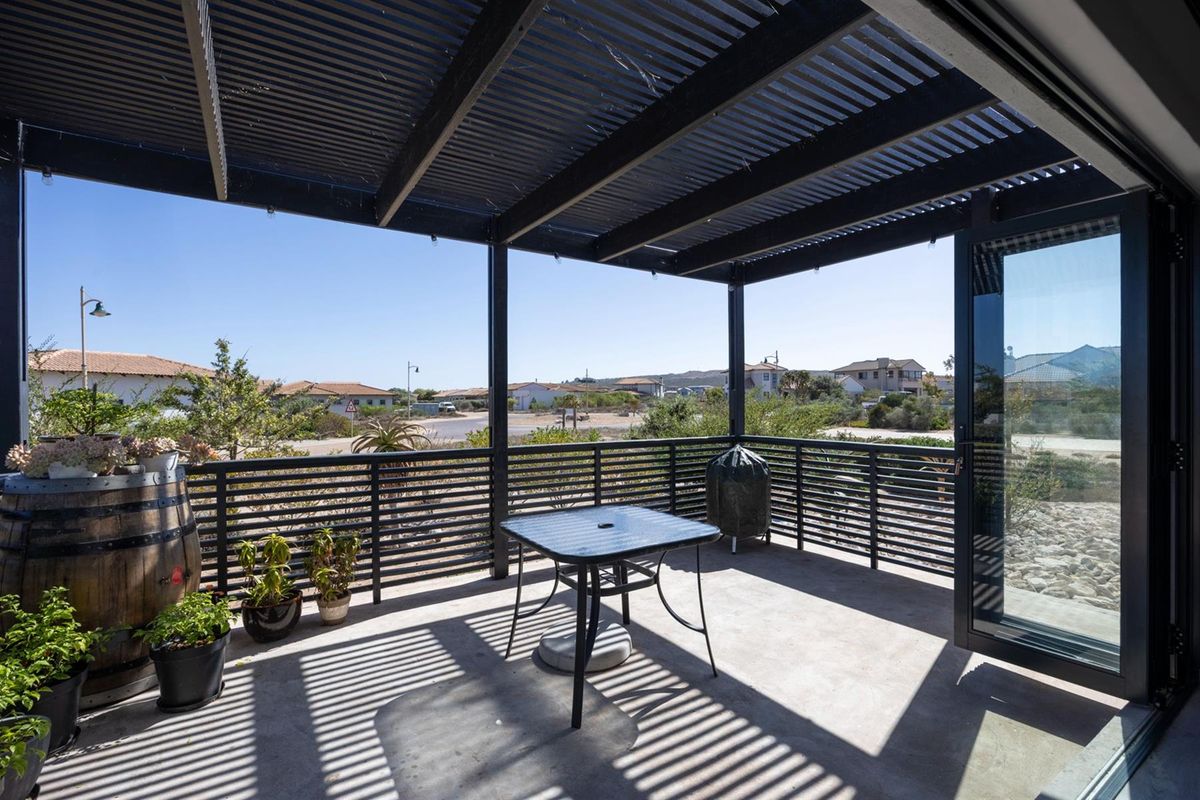 Modern three bedroom house in beautiful Langebaan Country Estate - Photo 3