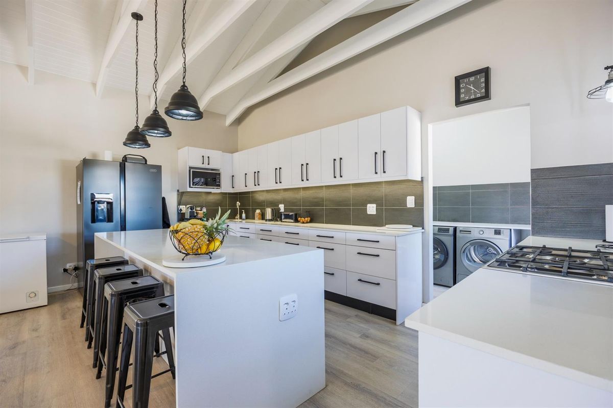 Modern three bedroom house in beautiful Langebaan Country Estate - Photo 5