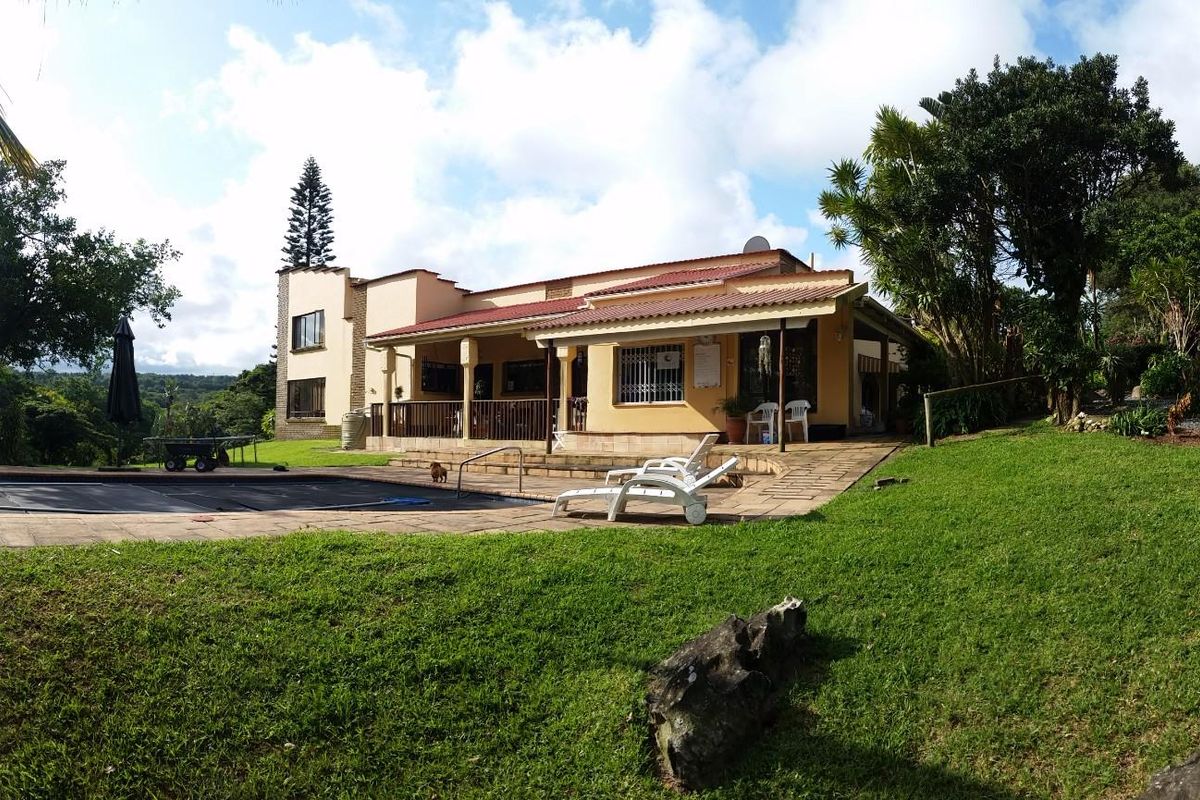 Beautifully Smallholding with 5 bedrooms,4 bathrooms, 2 flatlets surrounded by Nature and Serenity - Photo 4