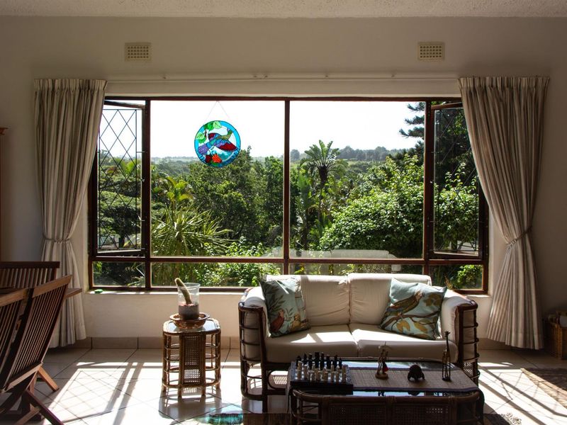 Beautifully Smallholding with 5 bedrooms,4 bathrooms, 2 flatlets surrounded by Nature and Serenity - Photo 8
