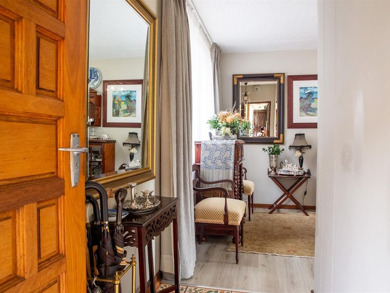 Exceptionally Stylish and Secure 3 Bedroom Apartment For Sale! - Photo 2