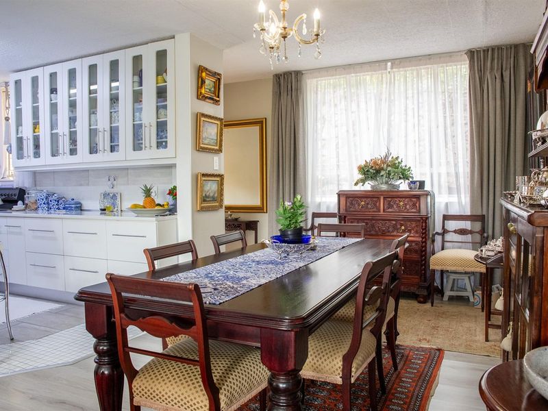 Exceptionally Stylish and Secure 3 Bedroom Apartment For Sale! - Photo 5